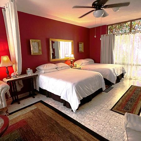Dickinson Guest House, Guadalajara Expo Екстериор снимка
