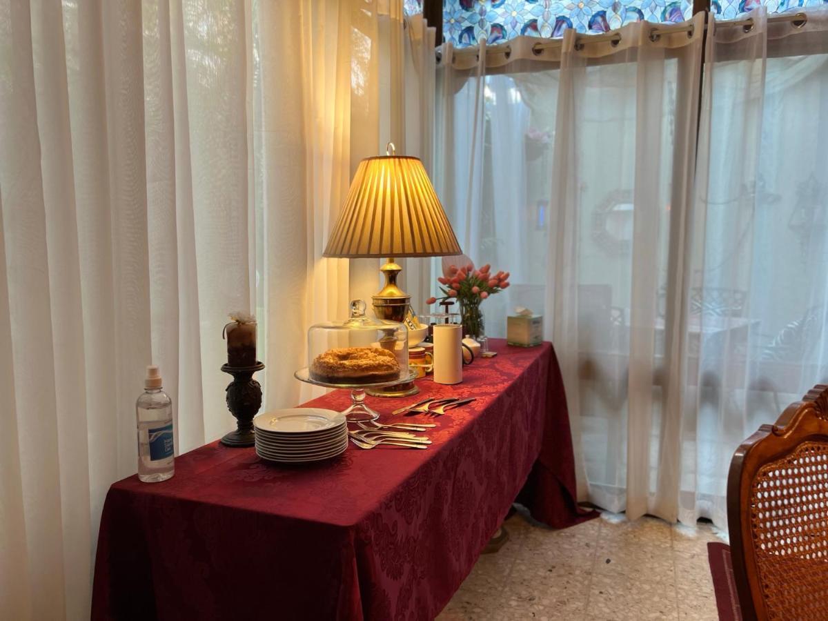 Dickinson Guest House, Guadalajara Expo Екстериор снимка