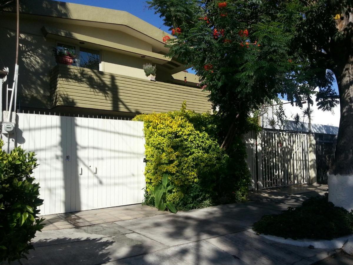 Dickinson Guest House, Guadalajara Expo Екстериор снимка