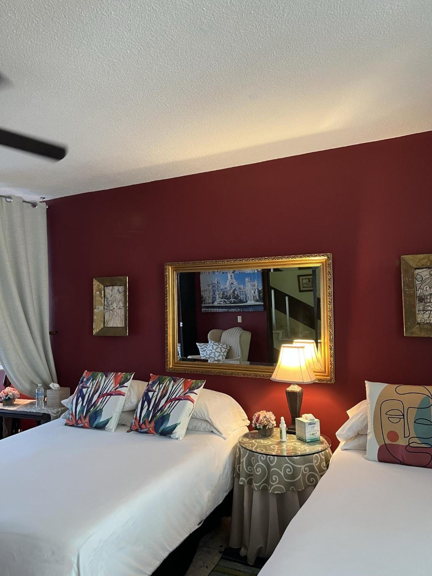 Dickinson Guest House, Guadalajara Expo Екстериор снимка